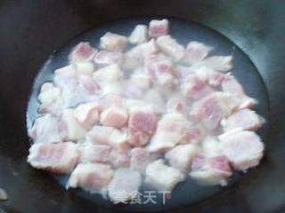 腐乳红烧肉的做法步骤：1