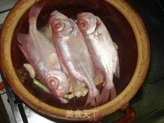 沙煲焗鱼的做法步骤:3