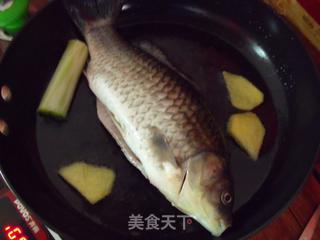 清心败火鲫鱼汤的做法步骤：1