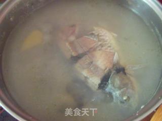 清心败火鲫鱼汤的做法步骤：3