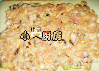 香菇鸡肉干豆腐卷的做法步骤：4