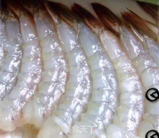 韭菜虾仁炒河粉的做法步骤：1