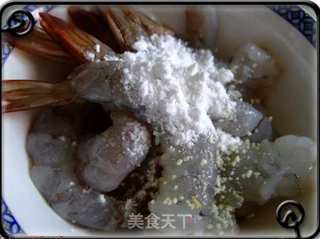 韭菜虾仁炒河粉的做法步骤：2