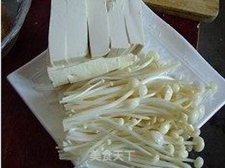 鲫鱼炖豆腐的做法步骤:2