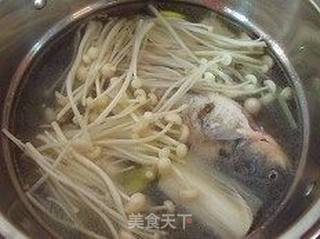 鲫鱼炖豆腐的做法步骤:5