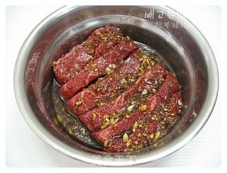 牛肉紫菜包饭的做法步骤:2