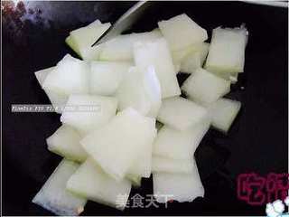 腊肠炒冬瓜的做法步骤：2