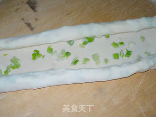 家常葱油饼的做法步骤:10