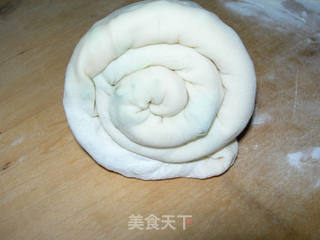 家常葱油饼的做法步骤:15