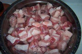 西马红烧肉的做法步骤：1