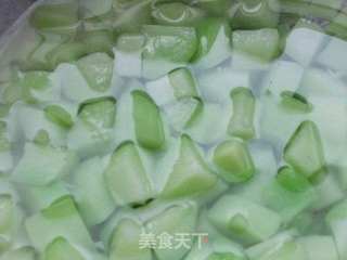 芥末松仁拌芥蓝的做法步骤:4