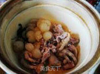 鸡爪瘦肉水果人参汤的做法步骤：4