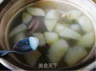 鸡爪瘦肉水果人参汤的做法步骤：9