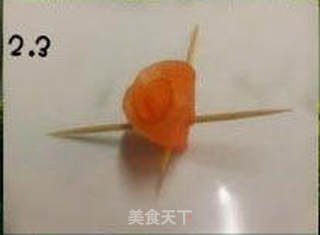 胡萝卜玫瑰花的做法步骤:6