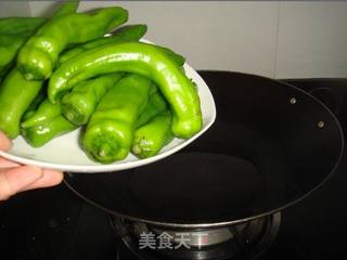 虎皮青椒的做法步骤:2