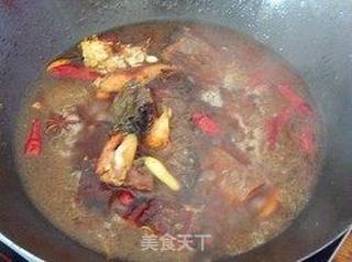 青椒焖腊鱼的做法步骤:5