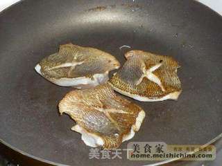 意式香煎鲈鱼的做法步骤:6