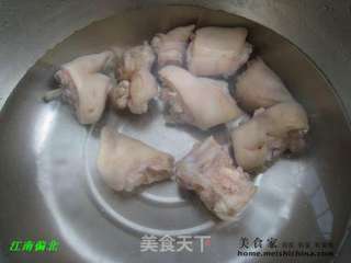 黄豆猪手汤的做法步骤:3