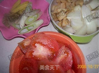番茄牛腩汤的做法步骤:2