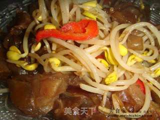 牛筋炒豆芽的做法步骤：8
