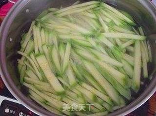 招牌什锦蒸饺的做法步骤：1