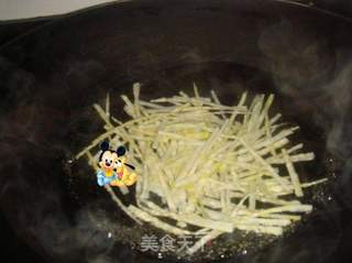 鱼香肉丝的做法步骤:3