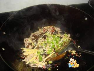鱼香肉丝的做法步骤:18