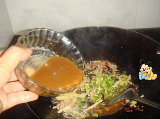 鱼香肉丝的做法步骤:19