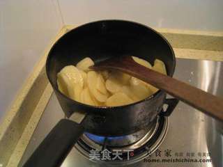 酱炒地三鲜的做法步骤:2