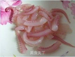 鱿鱼酸辣汤的做法步骤:3
