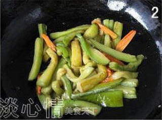 鱼香茄子煲的做法步骤:2