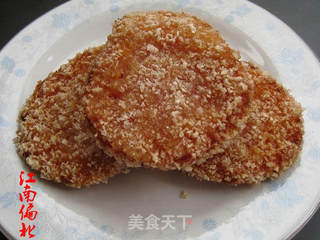 面包粉炸番茄的做法步骤：8