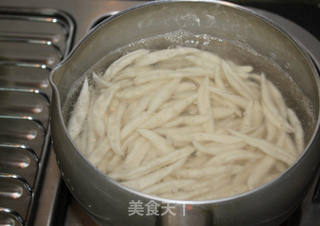 五彩鲜蔬剪刀面的做法步骤:5