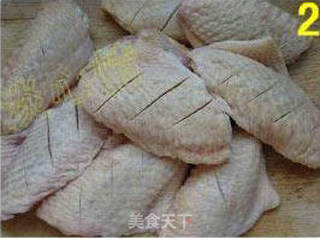 红酒烤鸡翅的做法步骤:2