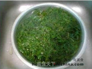 艾叶翡翠饺子的做法步骤:2