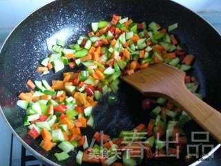 彩丁炒饭的做法步骤:3