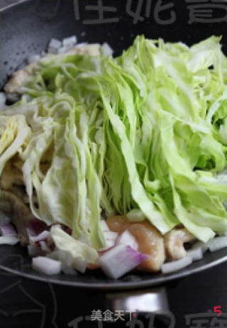 奶香鸡肉意面的做法步骤:5