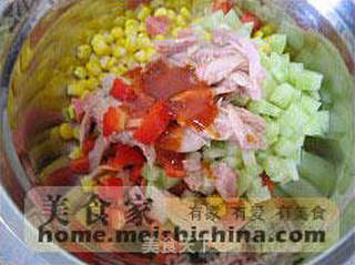 金枪鱼火腿沙拉的做法步骤：12