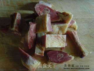 腊鸭腿煲仔饭的做法步骤:2
