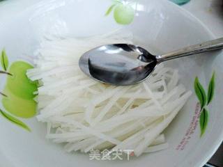 蚁穴---糖醋白萝卜丝的做法步骤:4