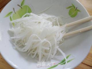 蚁穴---糖醋白萝卜丝的做法步骤:5