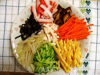 主食——五彩鸡丝拌面的做法步骤:5
