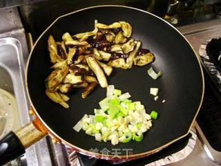 热菜——健康省油版鱼香茄子的做法步骤:5