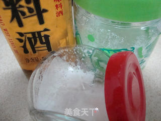 热菜——四彩烩虾球的做法步骤:2