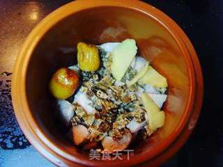 海马煲瘦肉汤的做法步骤：4