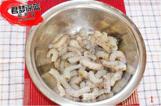 软炸虾仁的做法步骤:2
