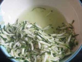 糖醋黄瓜拌萝卜的做法步骤：4