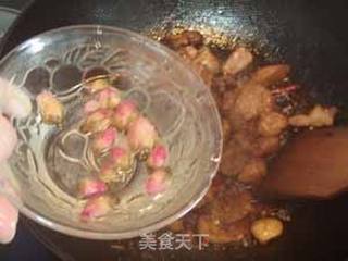 玫瑰花香红烧肉的做法步骤：21
