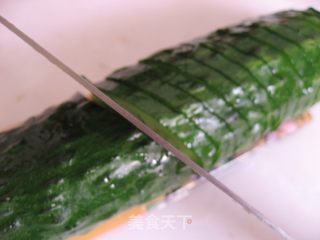 呛拌蓑衣黄瓜的做法步骤:2