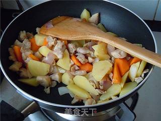 异国风味--咖喱鸡肉饭的做法步骤:8